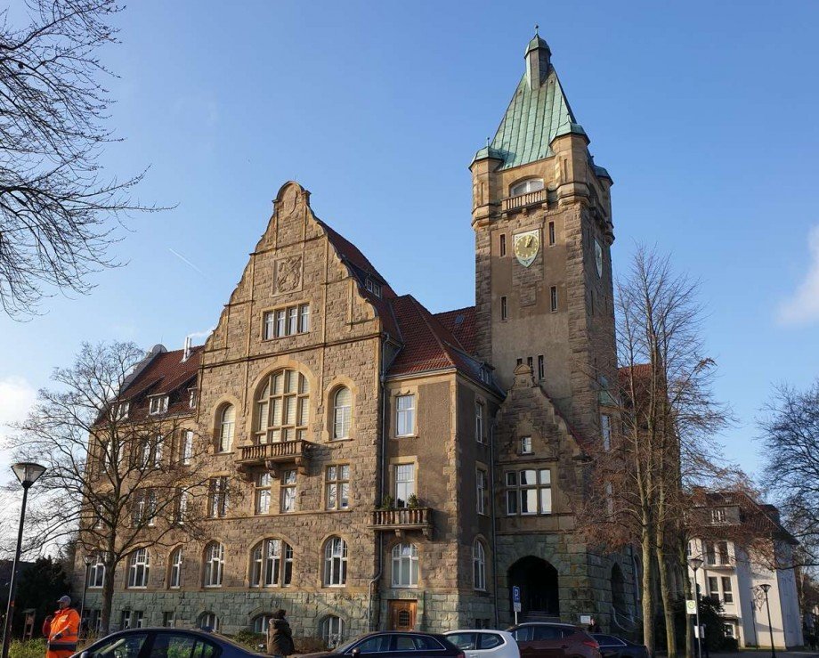 wie Rathaus (mit Marktplatz davor), Mehrfamilienhaus Hattingen