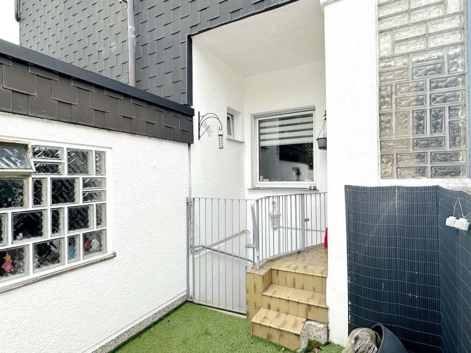 davor. Zweifamilienhaus Bochum