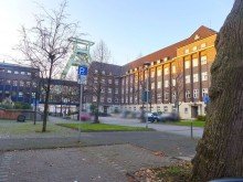 Polizei-Pr�sidium, LORENZ-Angebot in BO-Hamme: Ideal f�r den Single o. Paar! Helle, gem�tliche 2,5-R.-W. -Sehr zentral!