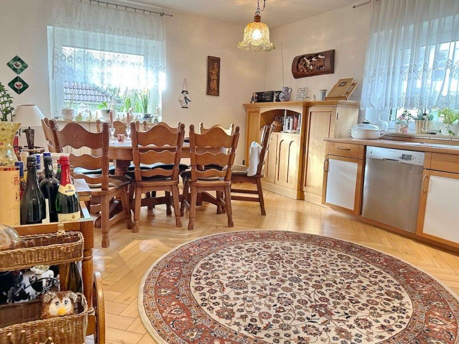 und essen in der Wohnk�che. Mehrfamilienhaus Bochum