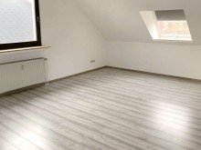 + Wohn-/Schlafraum. LORENZ-Angebot in Bochum: Gepflegtes Mehrfam.-haus mit 4 WE + 6 Garagen + kl. Hinterhof-Werkstatt.
