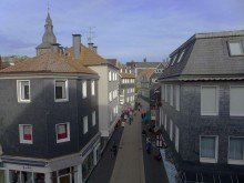 Einkaufen in Fu�g�ngerzone LORENZ-Angebot in Linden: Solides 3-Fam.-REH auch zur Anlage! EG-Maisonette sowie DG-Wohnung frei.