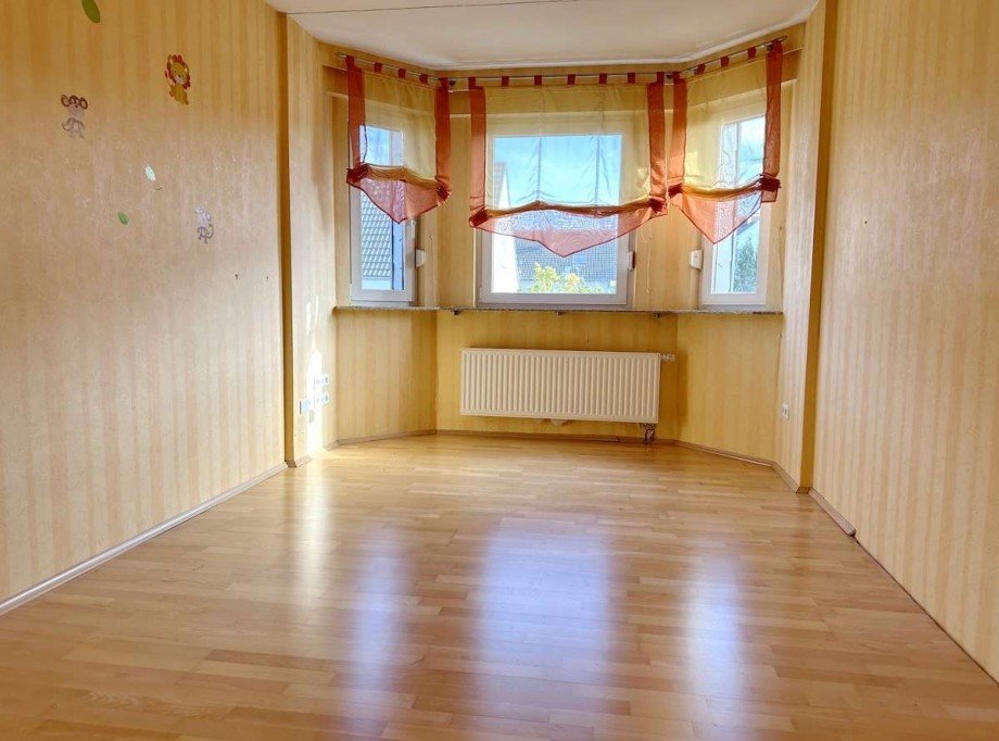 Erker-Zimmer, z.B. Kind. Dachgeschosswohnung Bochum