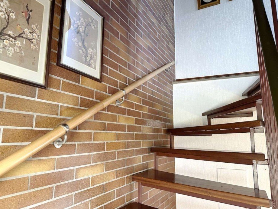 Offene J�gertreppe. Doppelhaush�lfte Essen