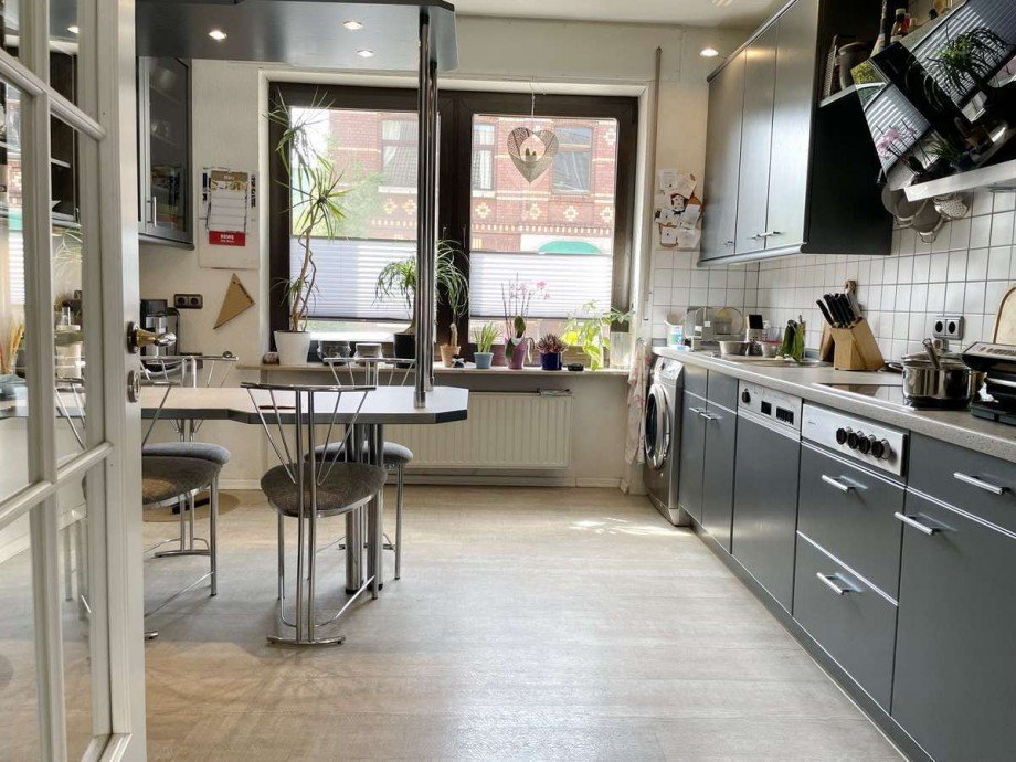 Ger�umige Wohnk�che. Mehrfamilienhaus Bochum