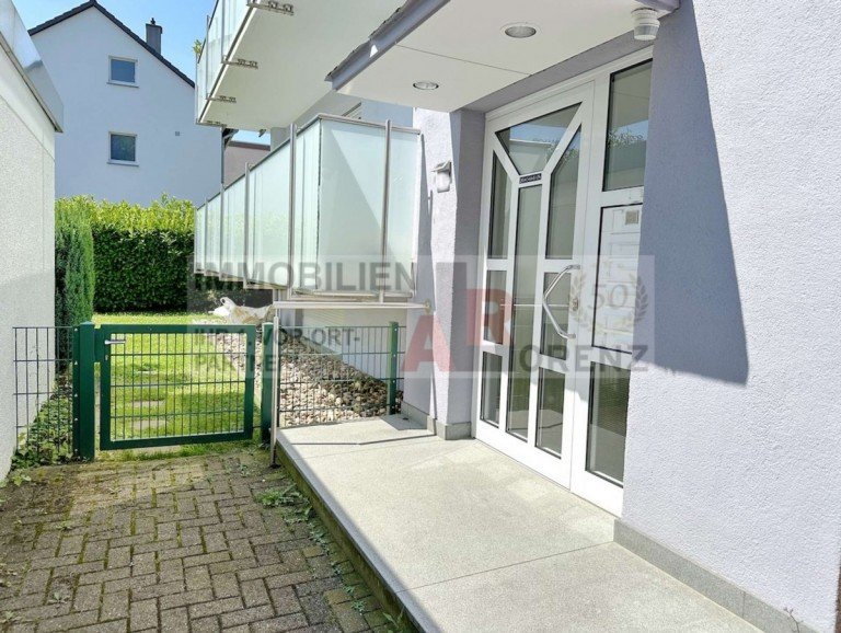 Interessant f�r versch. Branchen Bochum B�ro / Praxis LORENZ-Angebot in Weitmar/Linden: Zentrale, ruhige Lage. 3 Souterrain-R�ume. Ca. 70 m� Nutzfl�che.