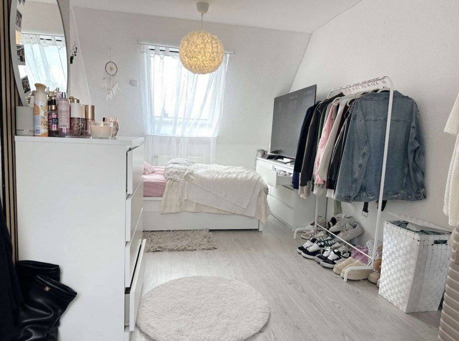 Auch das gro�e Kinderzimmer Dachgeschosswohnung Bochum