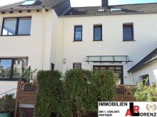 4-Fam.-INDIVIDUAL-Haus + 6 Garagen LORENZ-Angebot in Bochum: Gepflegtes Mehrfam.-haus mit 4 WE + 6 Garagen + kl. Hinterhof-Werkstatt.